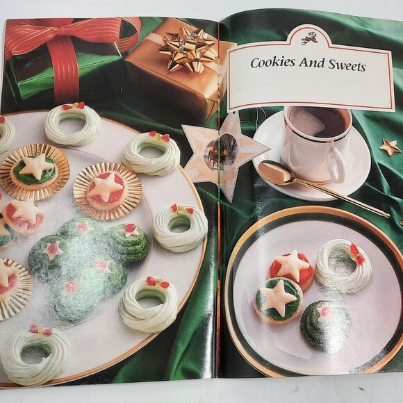 Lot of 6 Vintage Dessert and Holiday  Cookbooks - Picture 9 of 16